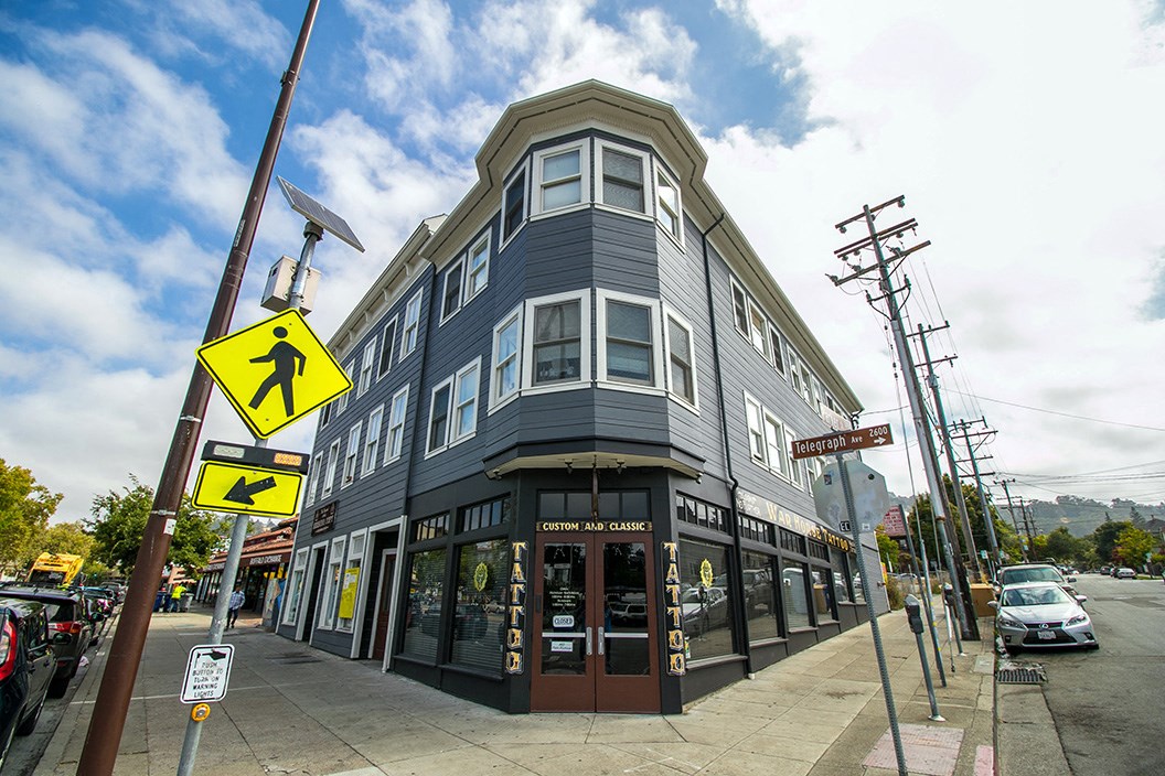 2597 Telegraph Ave photo 3